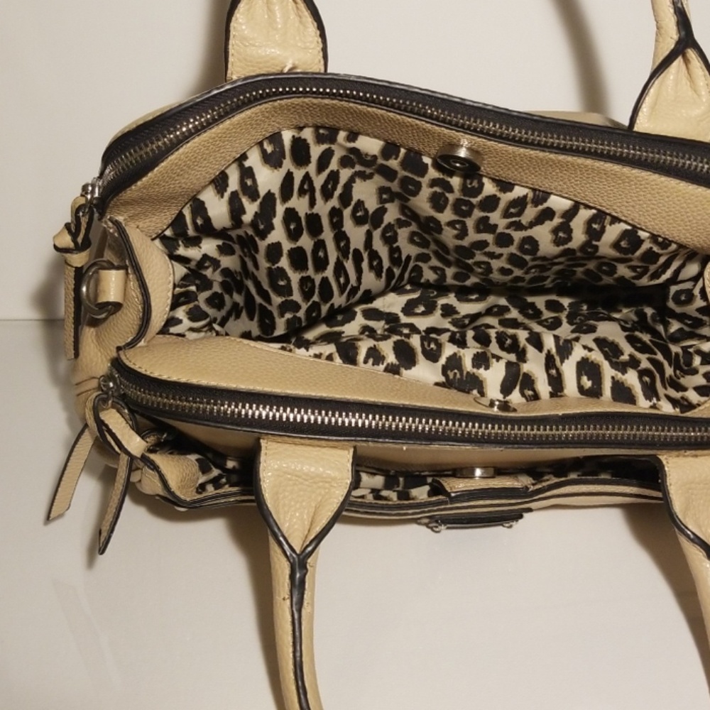 Handbag - Picture 2 of 2